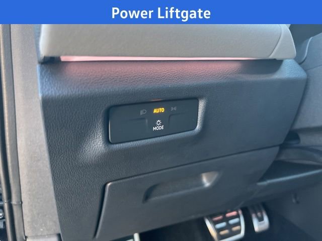 New 2026 Volkswagen Tiguan SE R-Line image 9