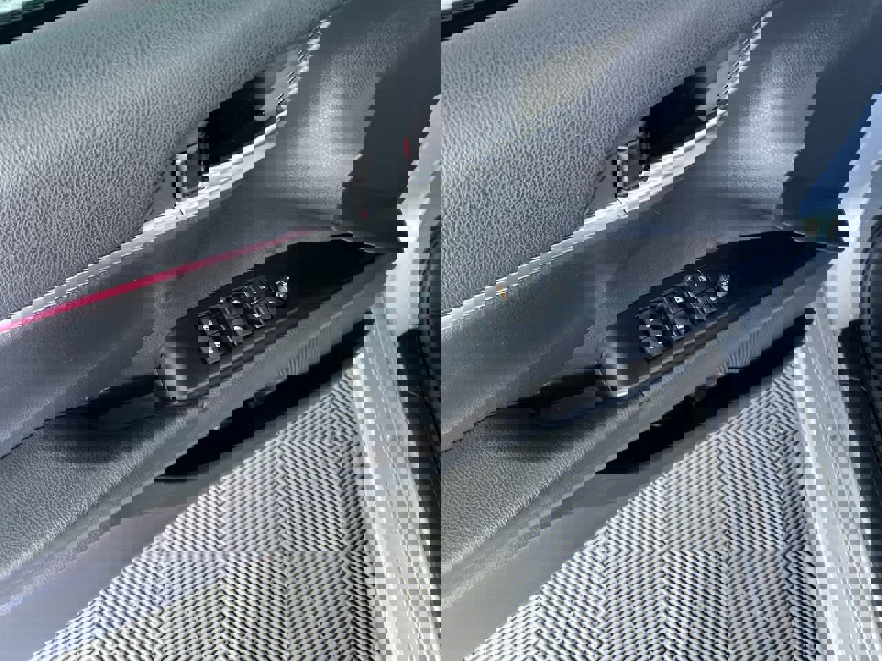 Used 2020 Toyota Camry SE image 14