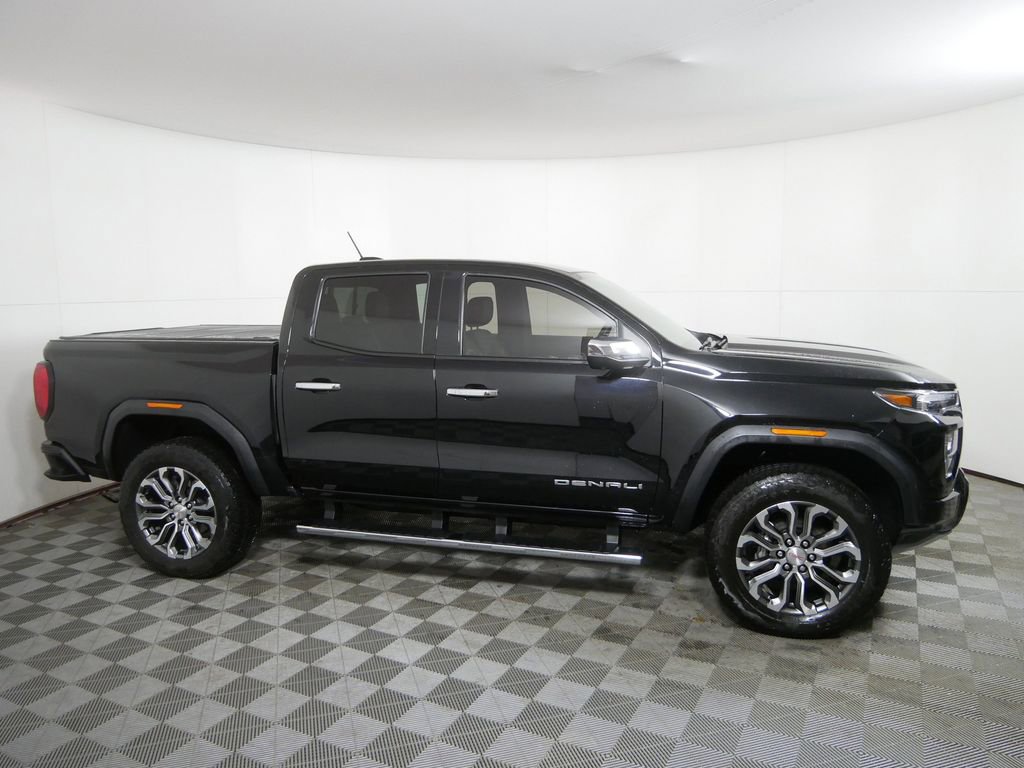 Used 2023 GMC Canyon Denali image 2