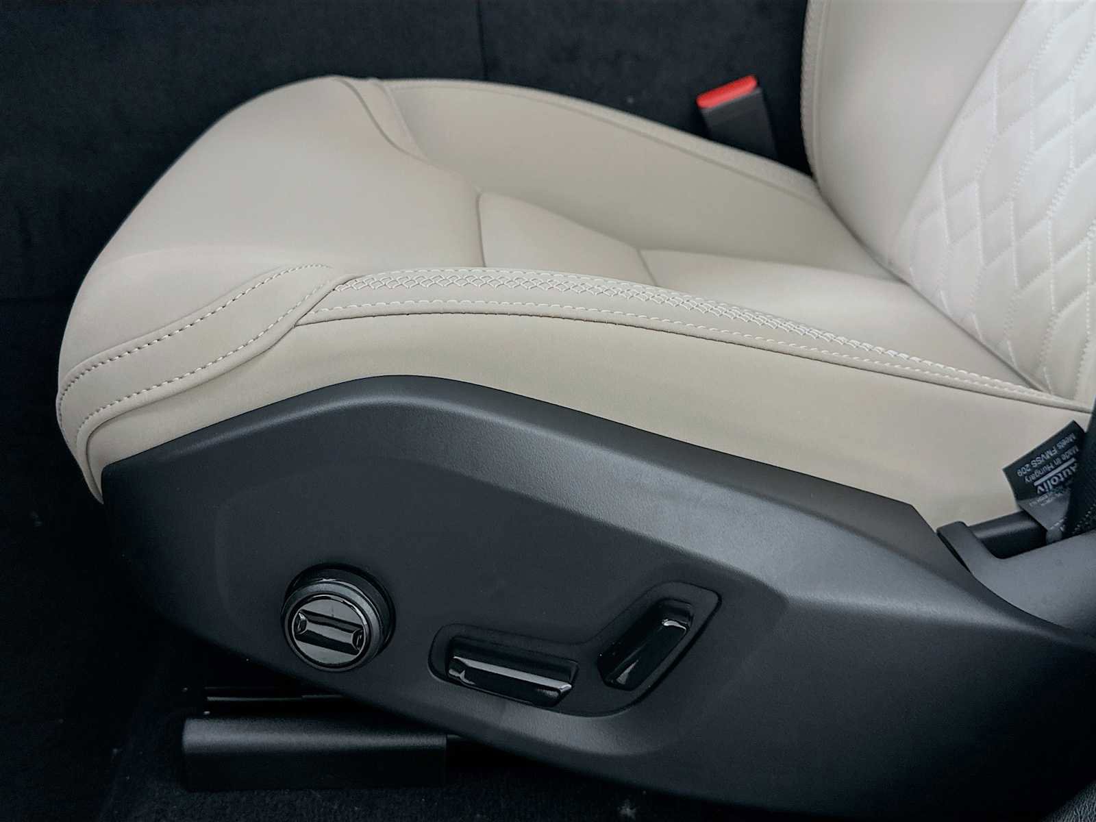 New 2026 Volvo XC60 B5 Core image 17