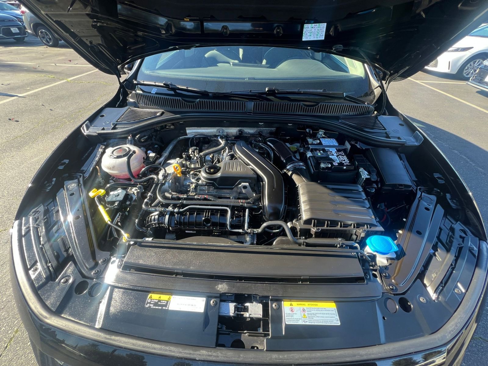 Used 2025 Volkswagen Jetta SE image 32