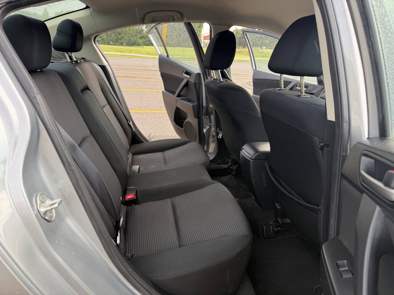 Used 2012 MAZDA MAZDA3 i Touring FWD image 15