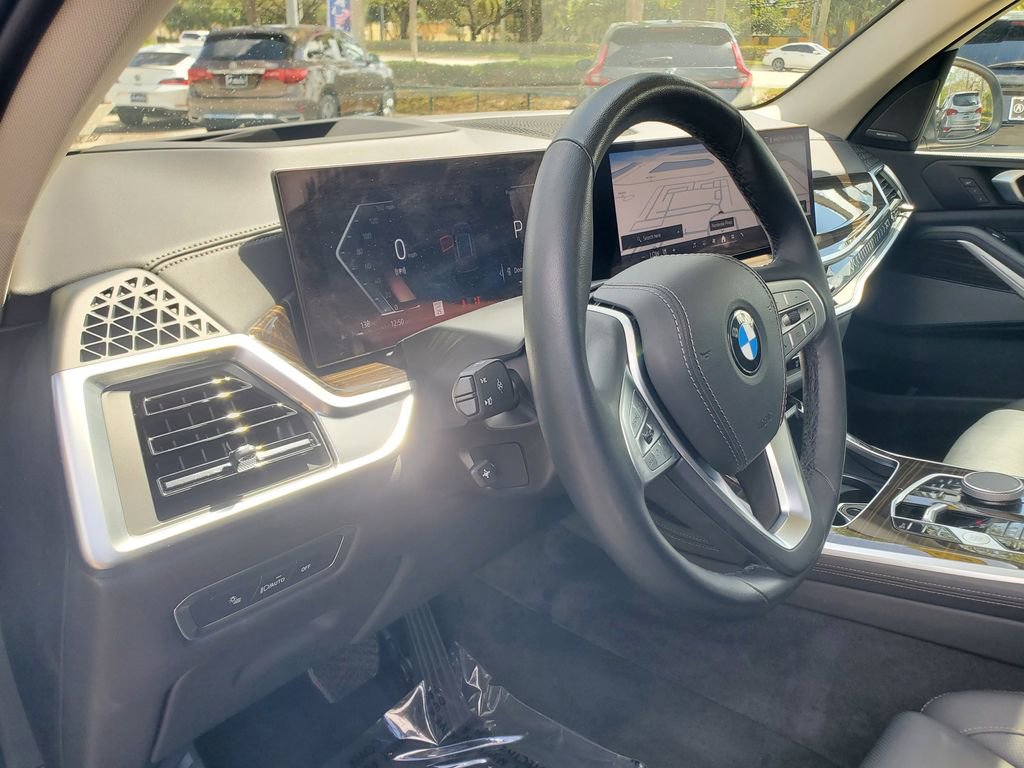 Used 2025 BMW X7 xDrive40i image 15