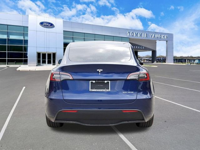 Used 2022 Tesla Model Y Long Range image 3