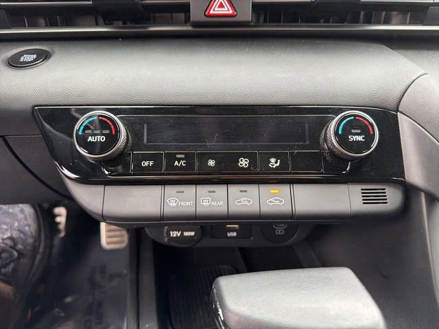 Used 2025 Hyundai Elantra Sport image 26