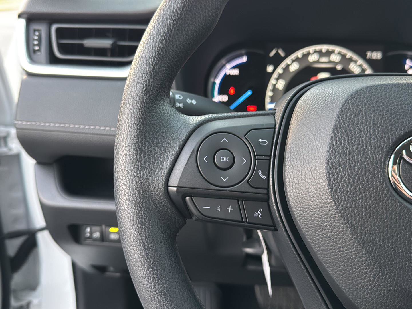 New 2025 Toyota RAV4 LE image 18