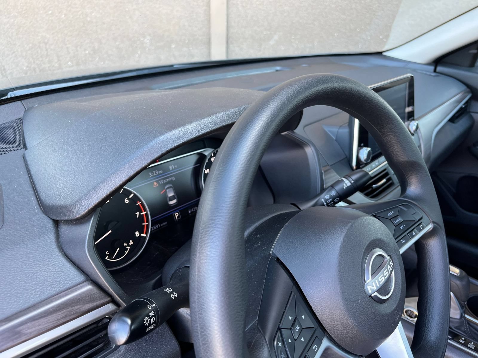 Used 2025 Nissan Altima 2.5 SV FWD image 34