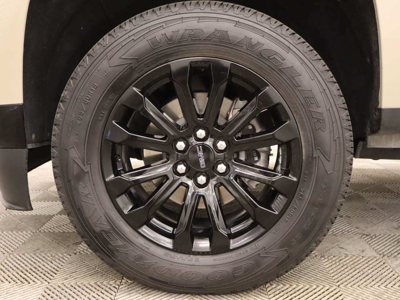 Used 2022 GMC Canyon Elevation w/ Trailering Package RWD image 6