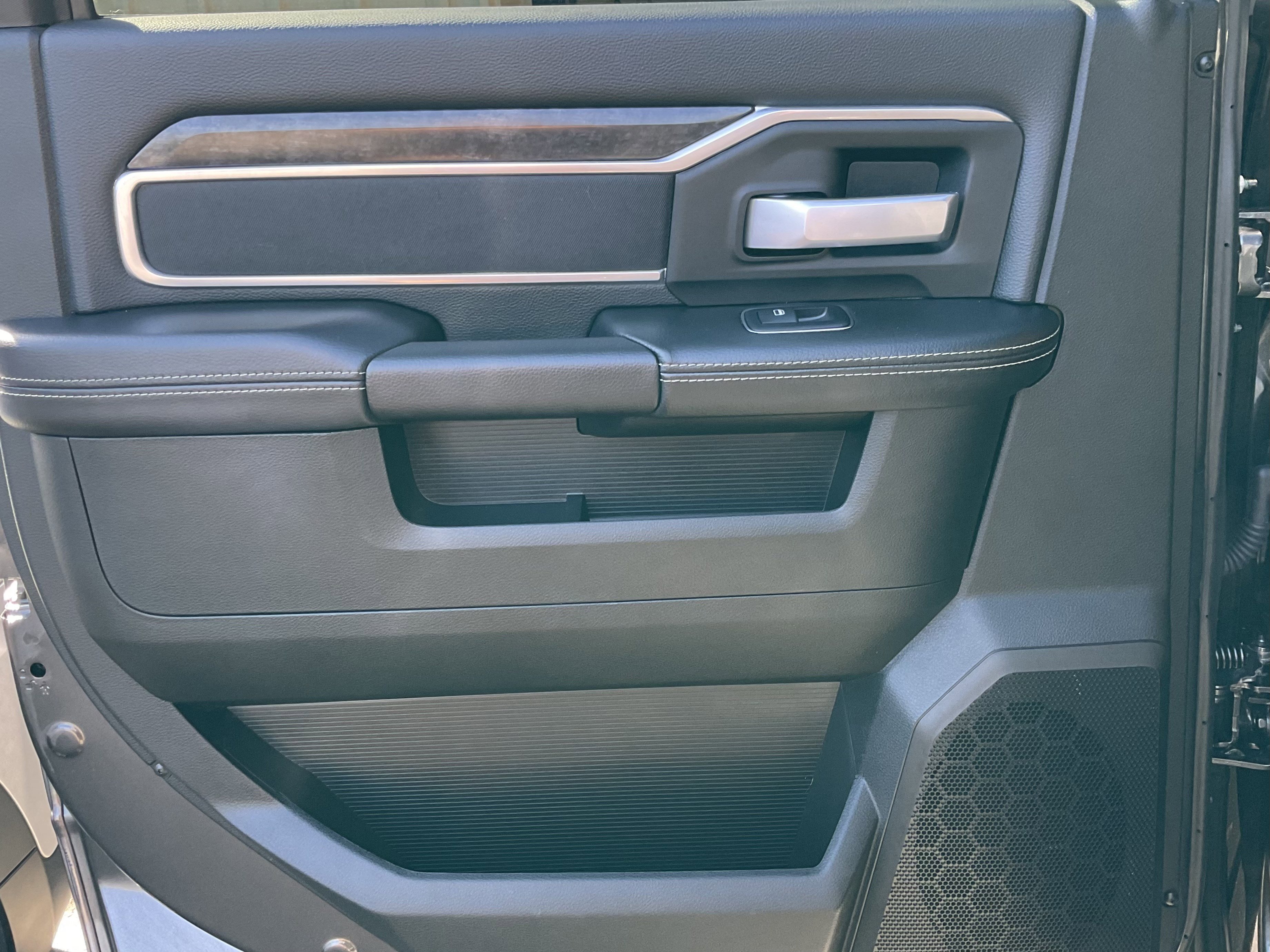 Used 2024 RAM 3500 Big Horn image 36