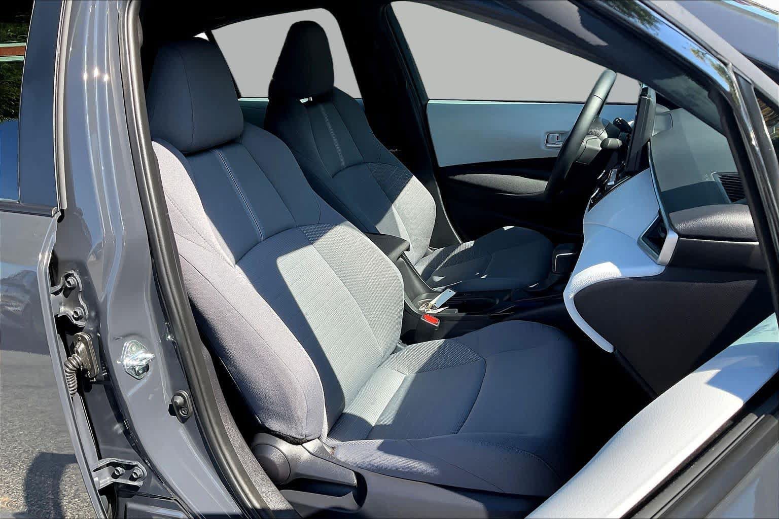 Used 2026 Toyota Corolla SE FWD image 9