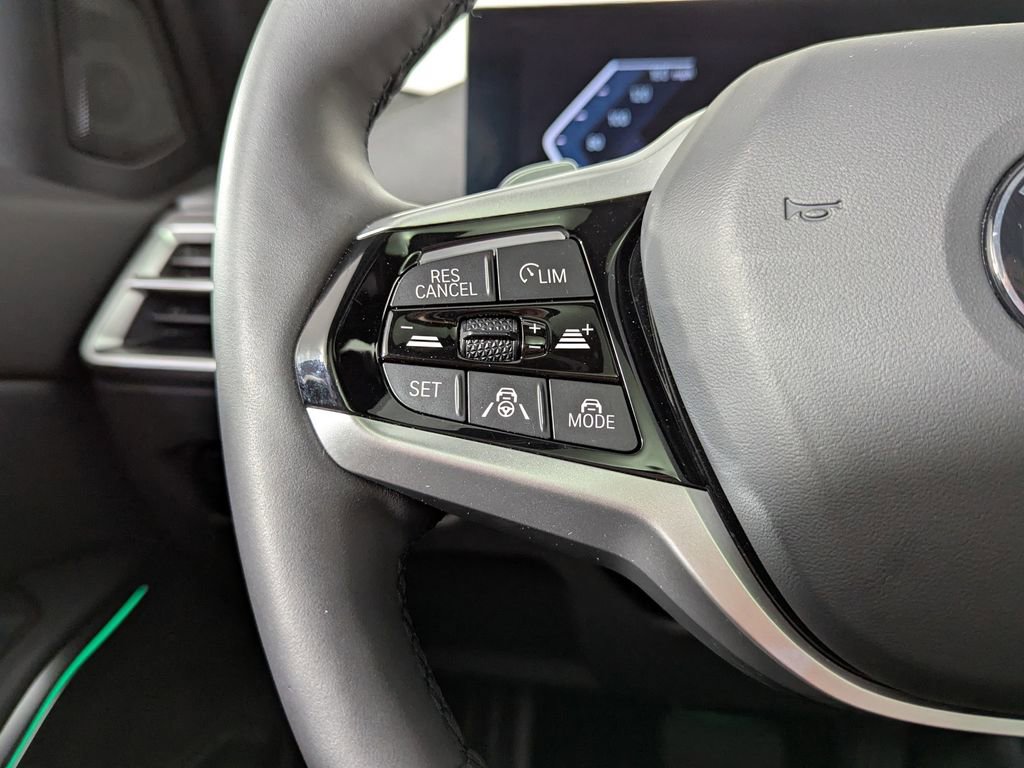 Used 2025 BMW 330i xDrive Sedan w/ M Sport Package image 28