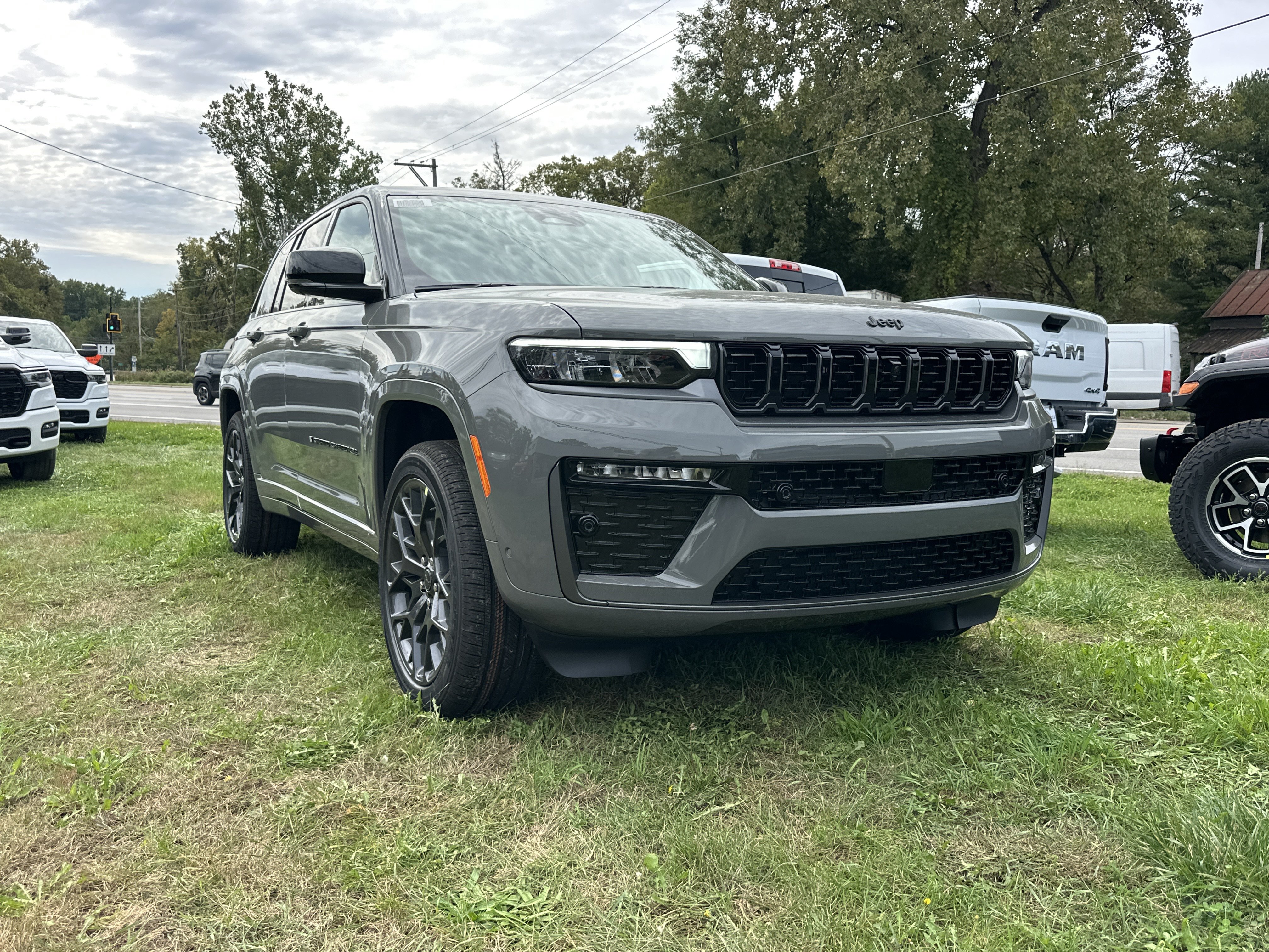 New 2027 Jeep Grand Cherokee Summit AWD/4WD image 23