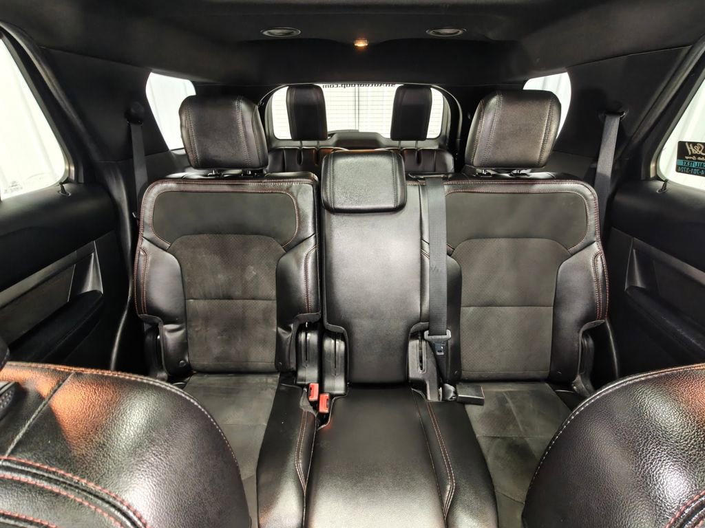 Used 2018 Ford Explorer XLT w/ XLT Appearance Package image 27