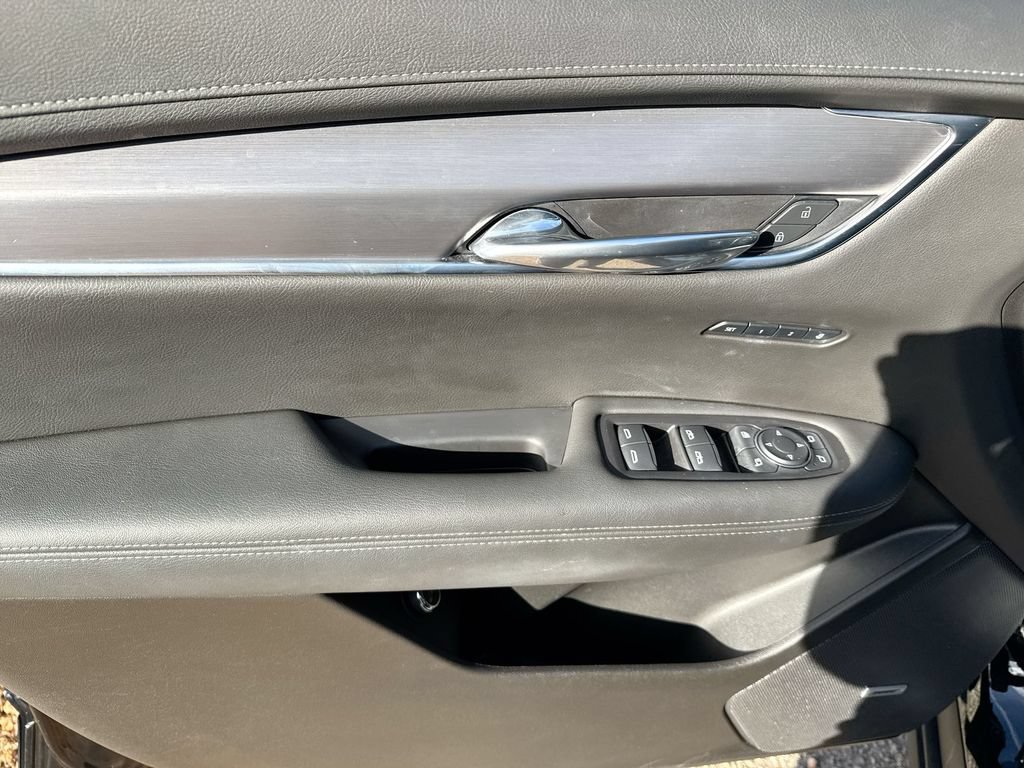 Used 2024 Cadillac XT6 Luxury AWD/4WD image 15