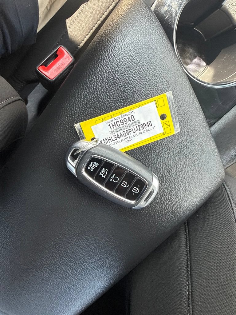 Used 2023 Hyundai Elantra SEL w/ Convenience Package FWD image 6