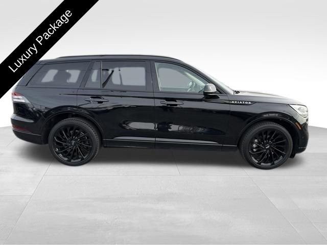 Certified 2023 Lincoln Aviator Reserve w/ Equipment Group 201A image 9