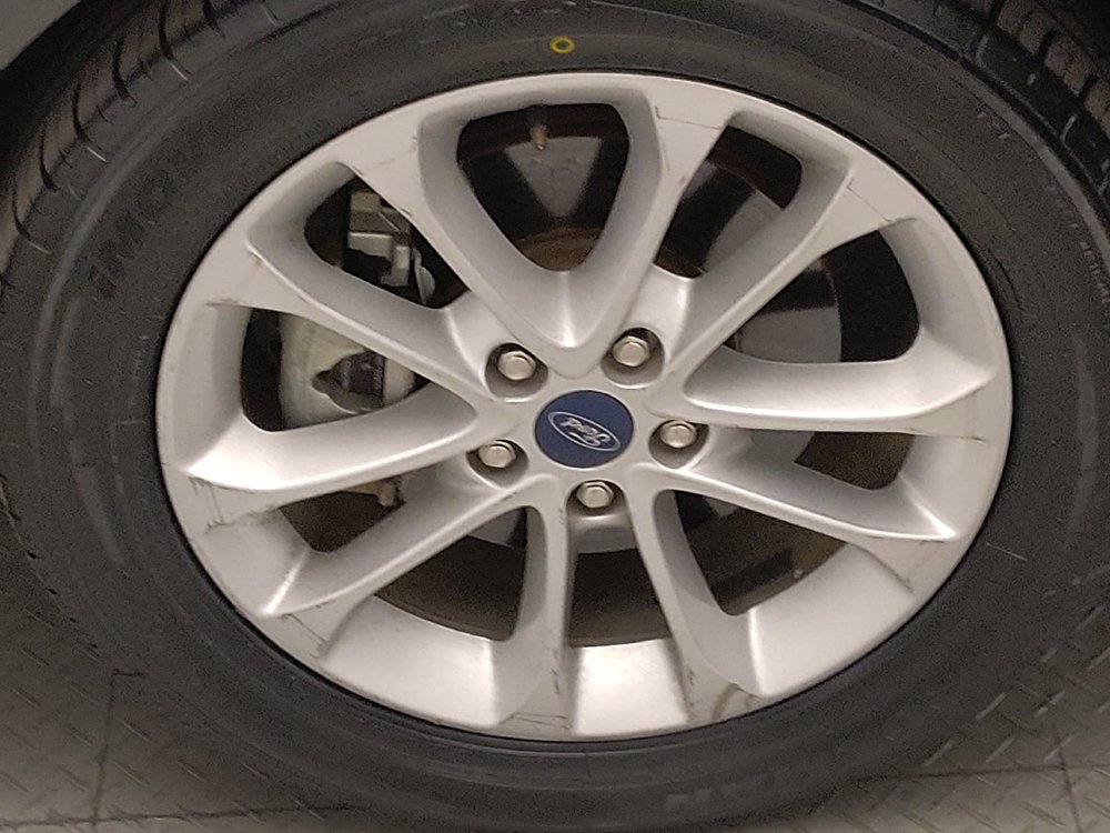 Used 2020 Ford Fusion SE FWD image 31