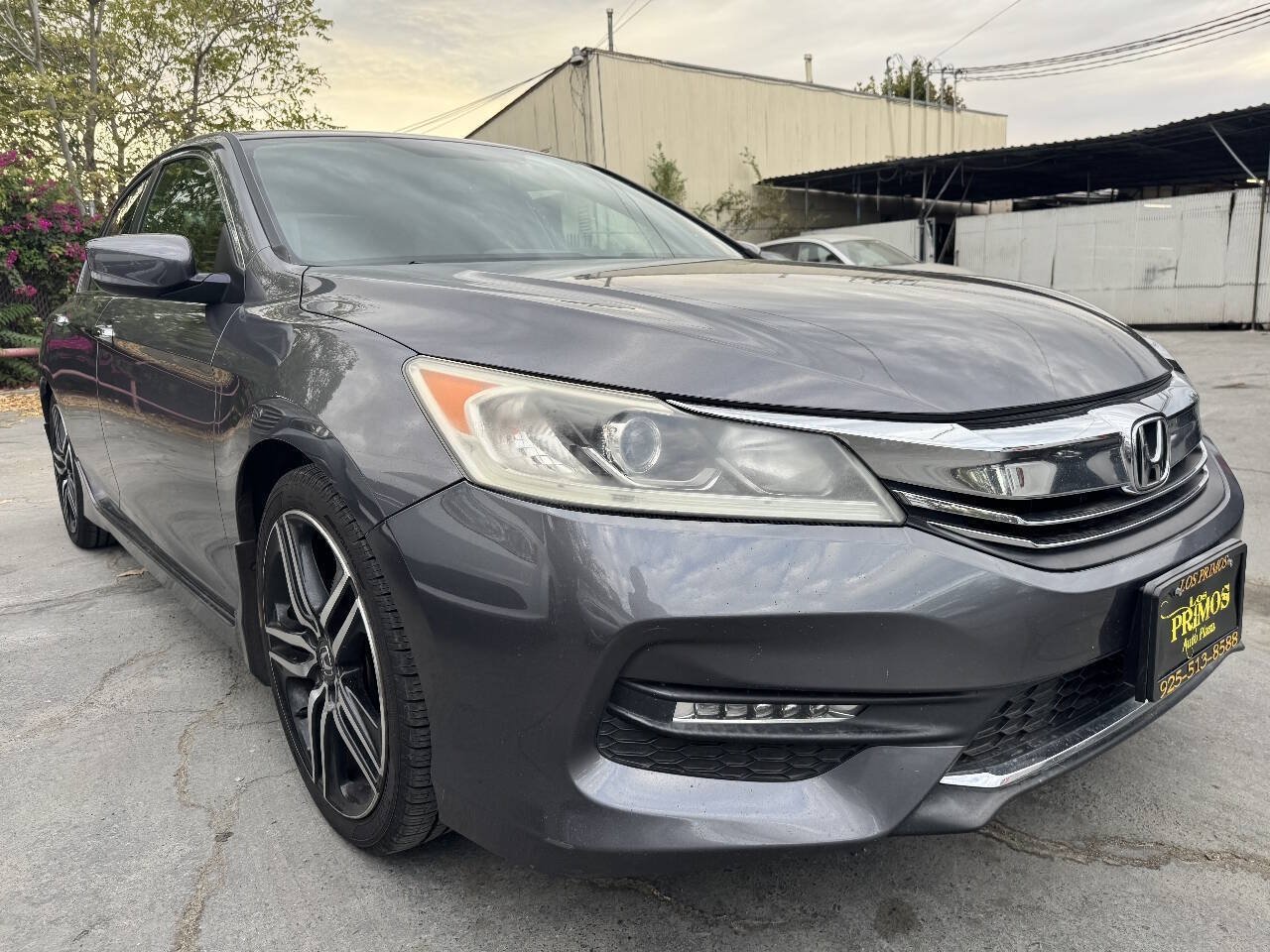 Used 2017 Honda Accord Sport Special Edition image 3