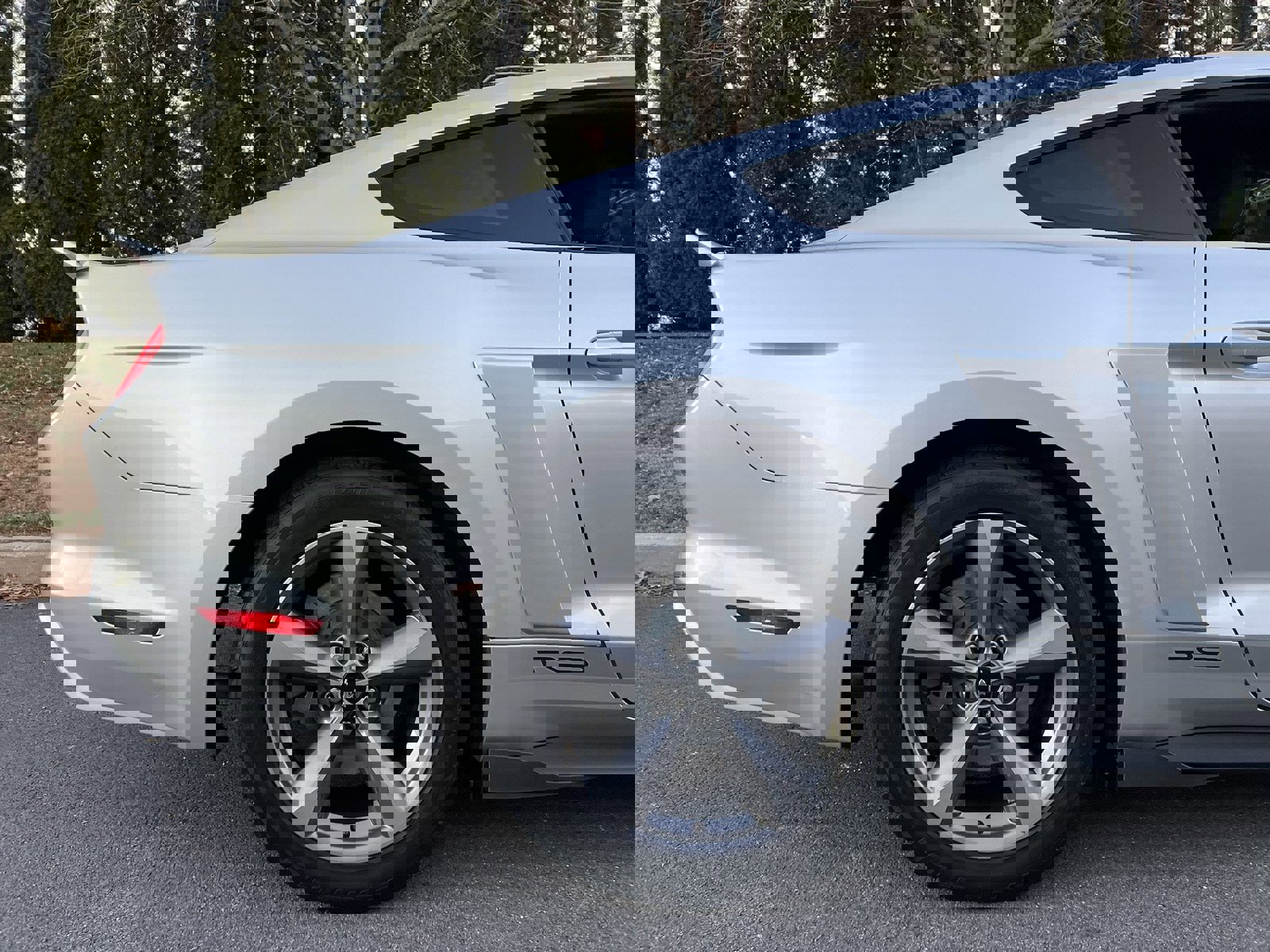 Used 2015 Ford Mustang Coupe w/ Equipment Group 051A image 43