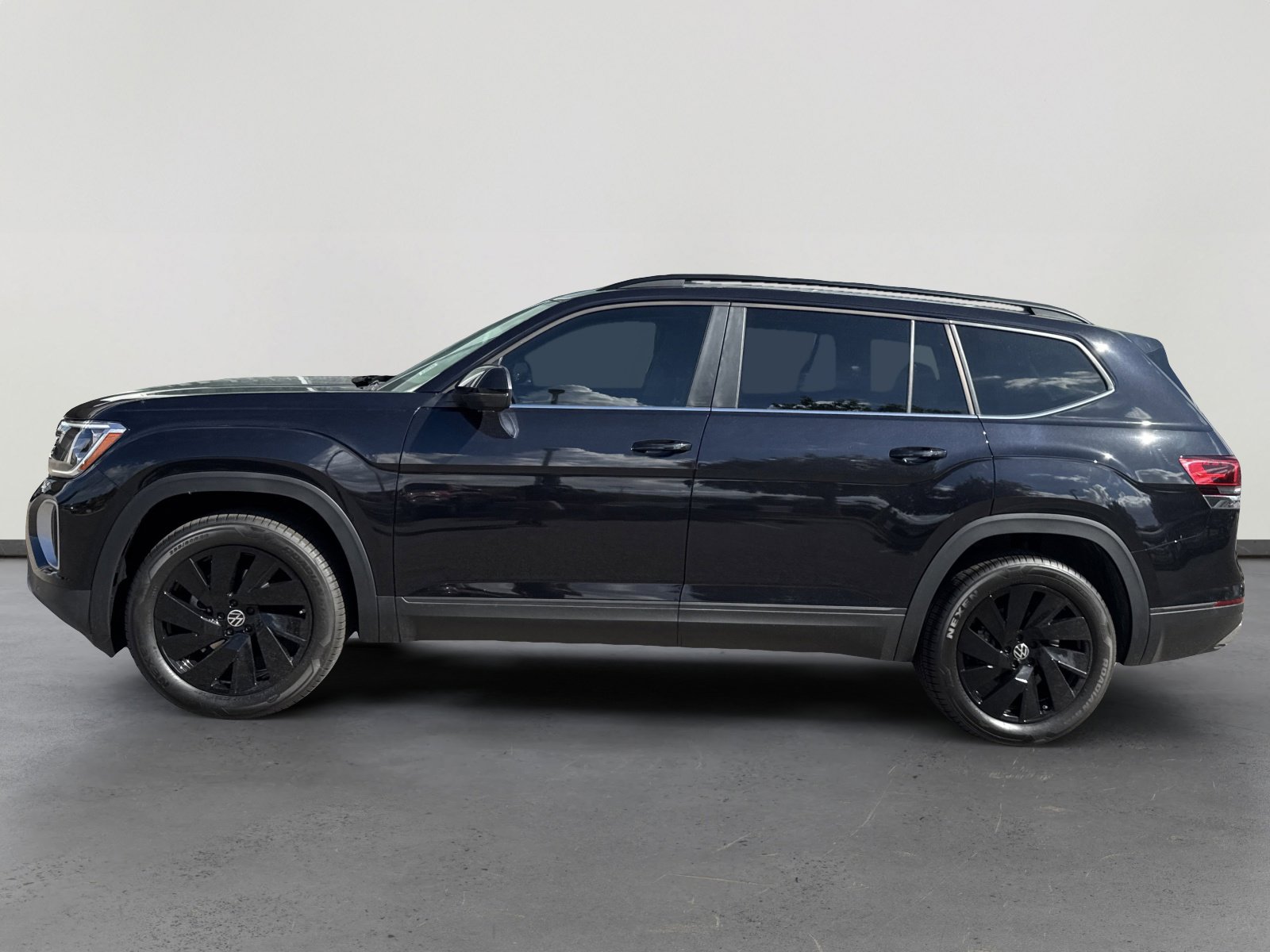 New 2026 Volkswagen Atlas SE image 3