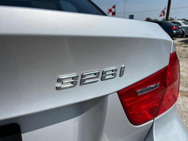 Used 2009 BMW 328i xDrive Sedan image 11