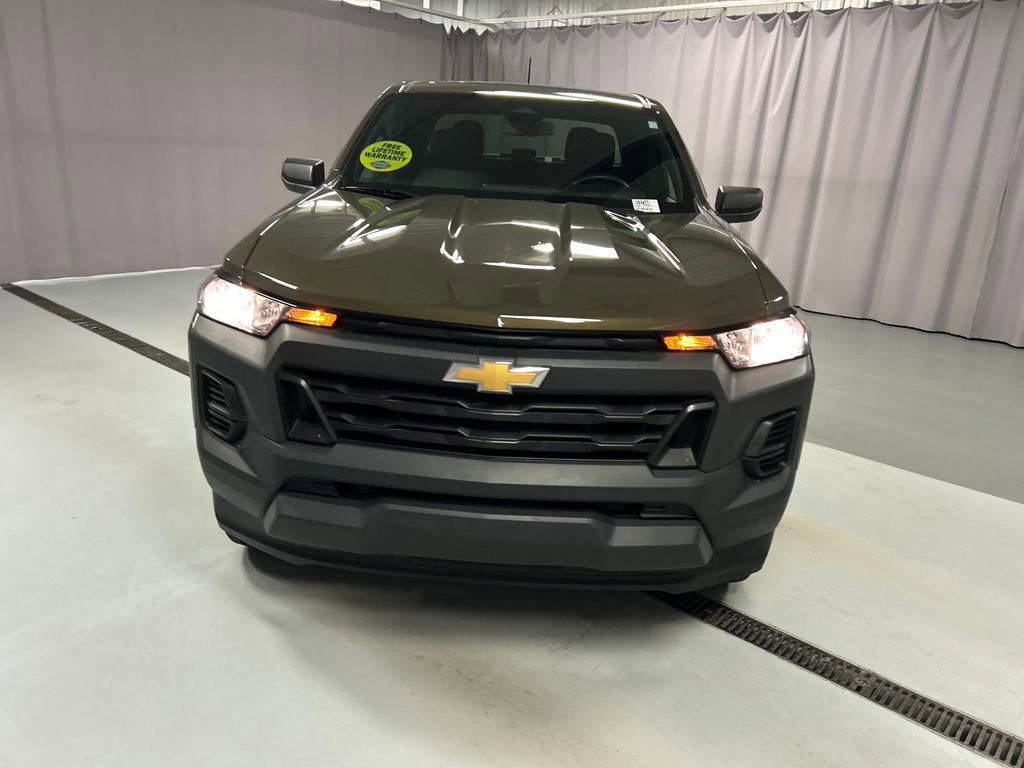 Used 2024 Chevrolet Colorado W/T image 2