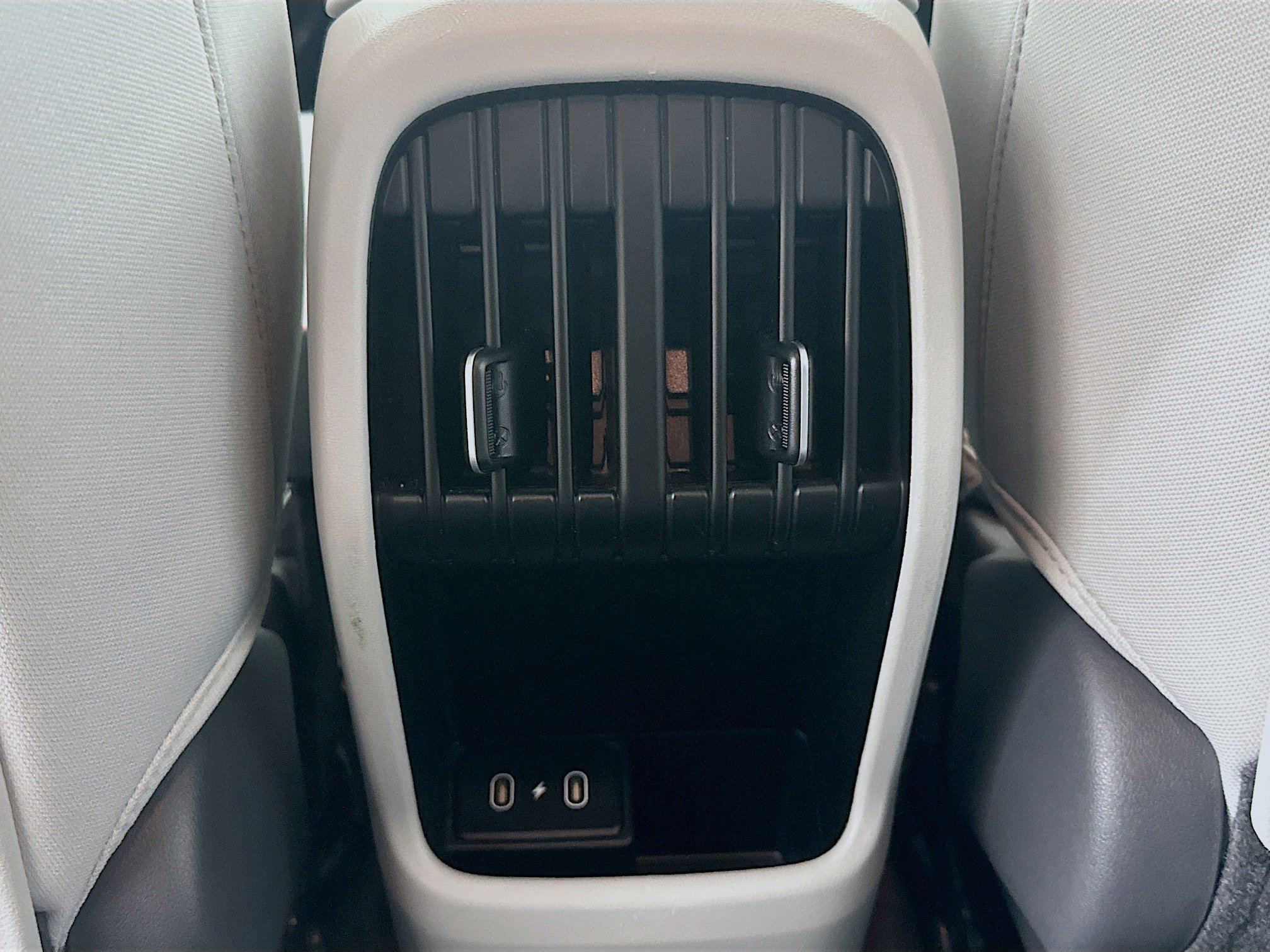 Used 2025 Hyundai Kona SEL image 28