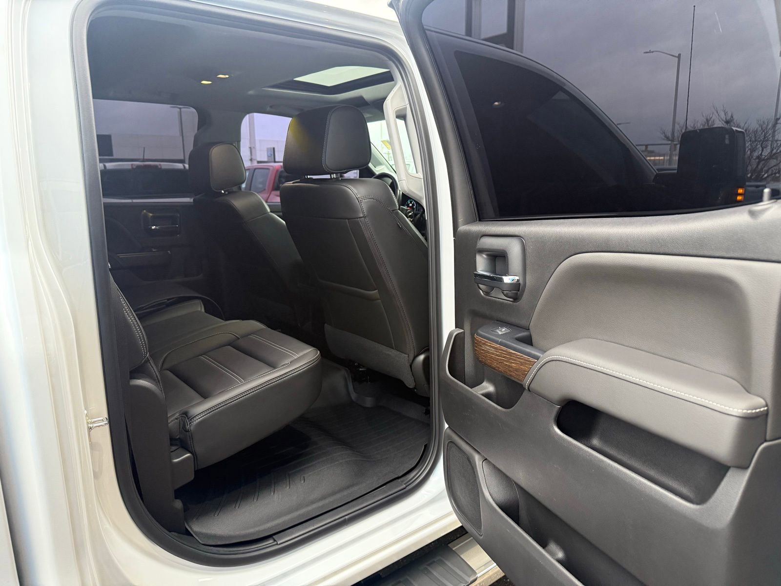 Used 2019 GMC Sierra 2500 Denali w/ Duramax Plus Package image 17