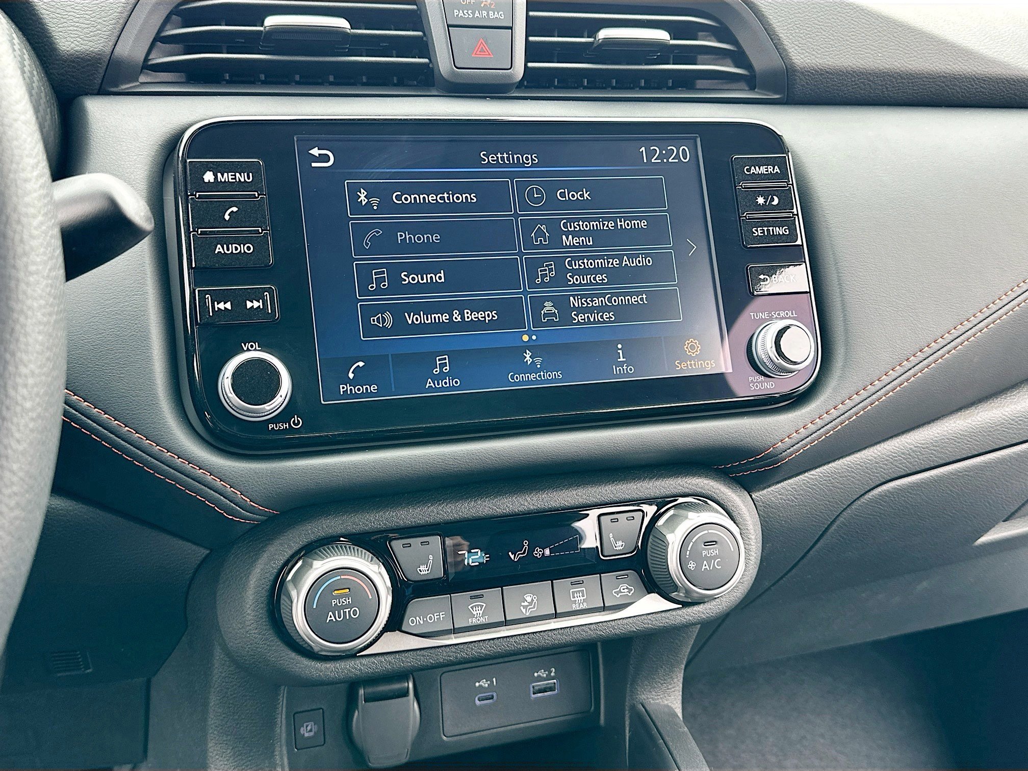 Used 2025 Nissan Versa SR w/ Trunk Package image 9