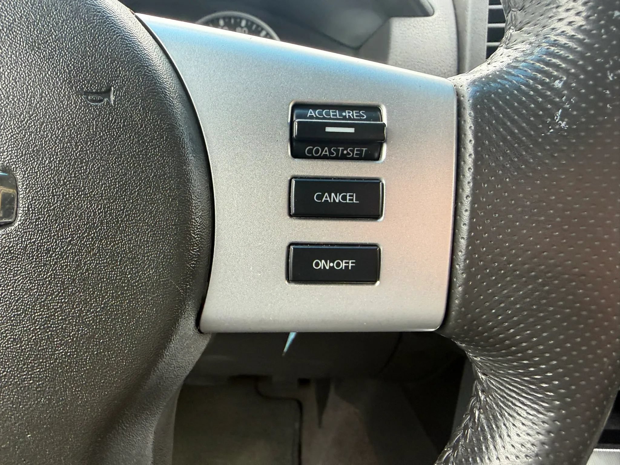 Used 2008 Nissan Pathfinder SE w/ Leather Pkg AWD/4WD image 16