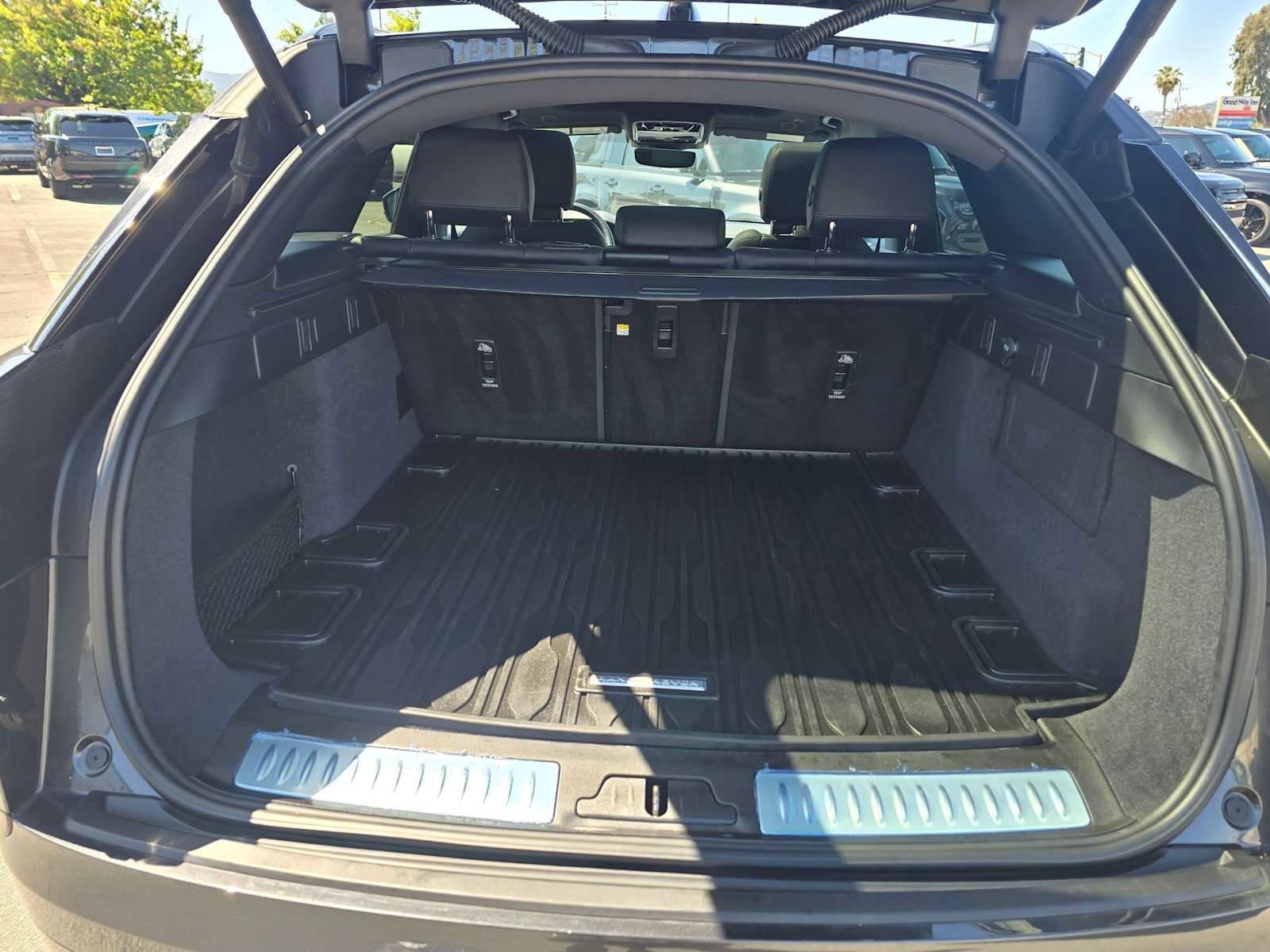 Used 2026 Land Rover Range Rover Velar Dynamic SE image 17