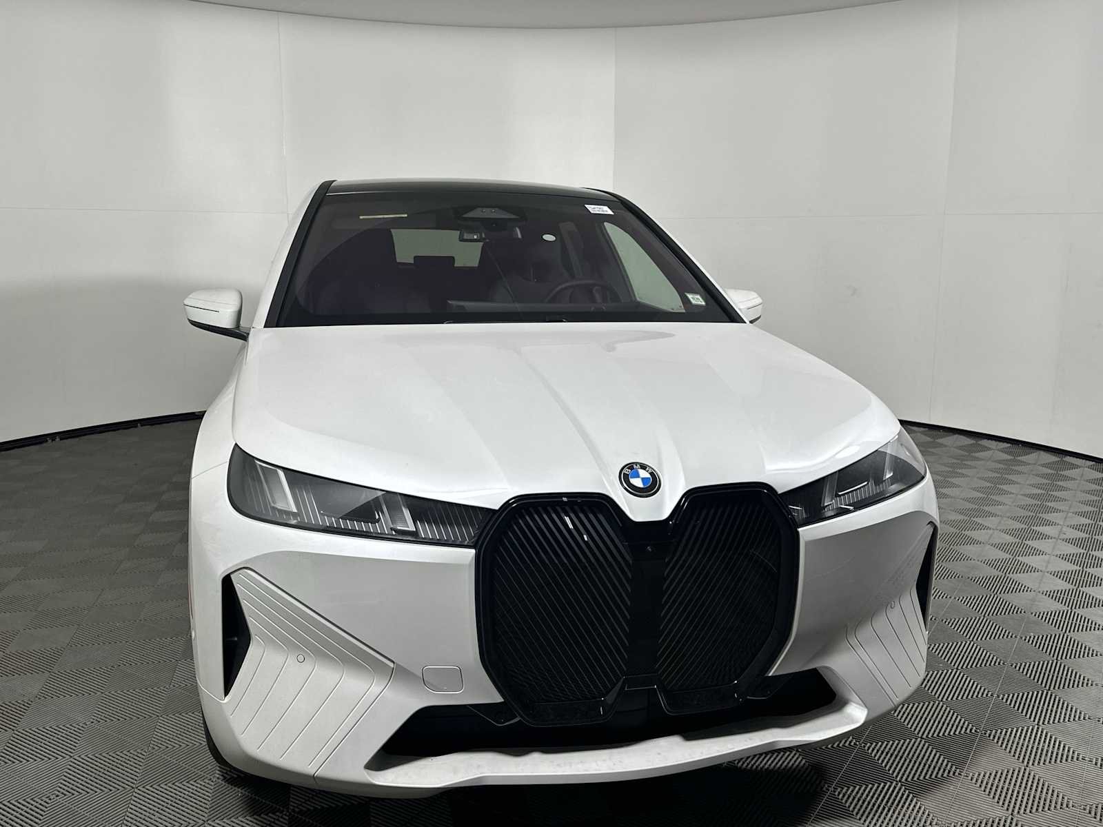 New 2026 BMW iX xDrive60 w/ Premium Package image 6