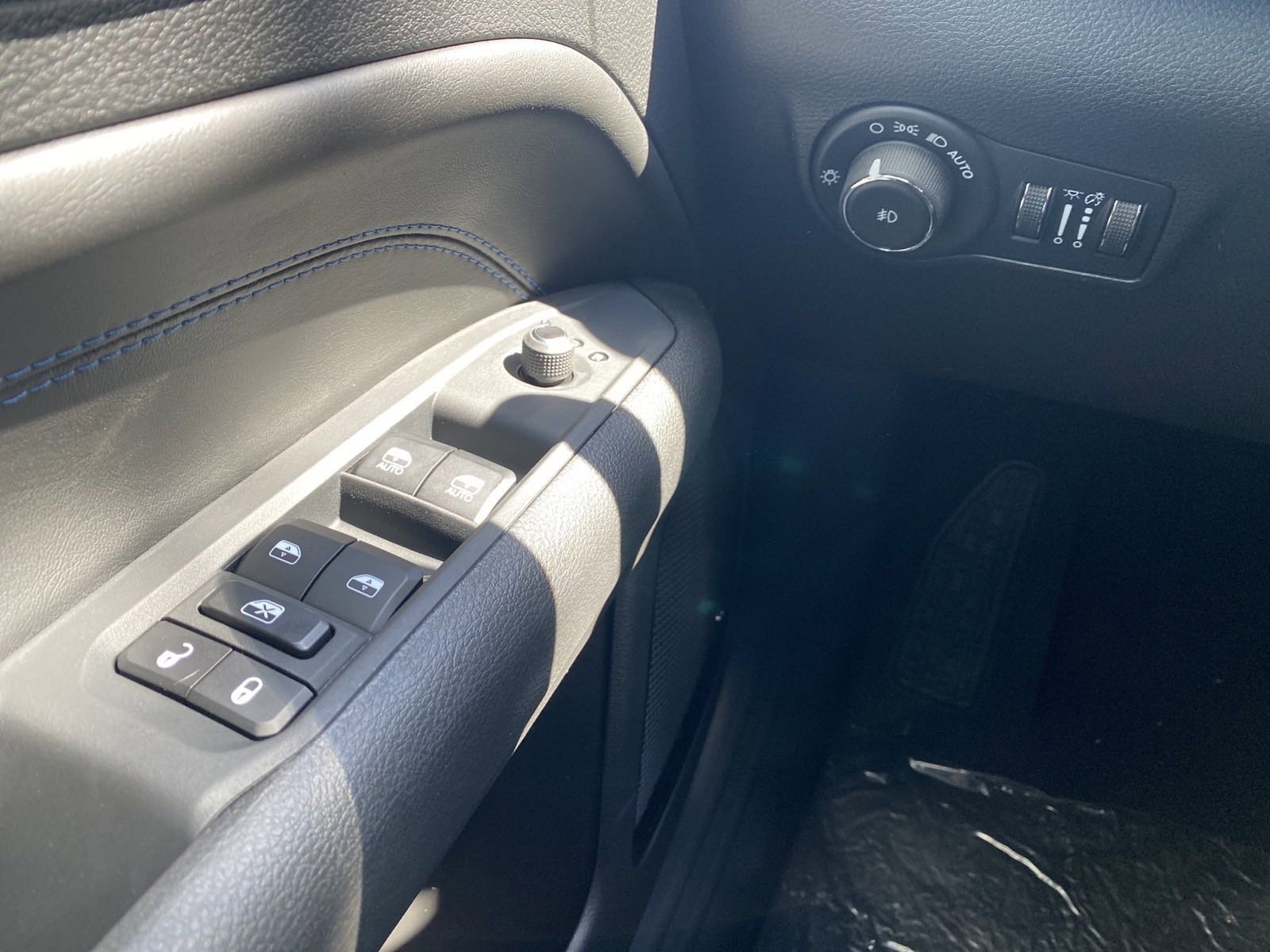 New 2025 Jeep Compass Latitude w/ Altitude Special Edition image 16