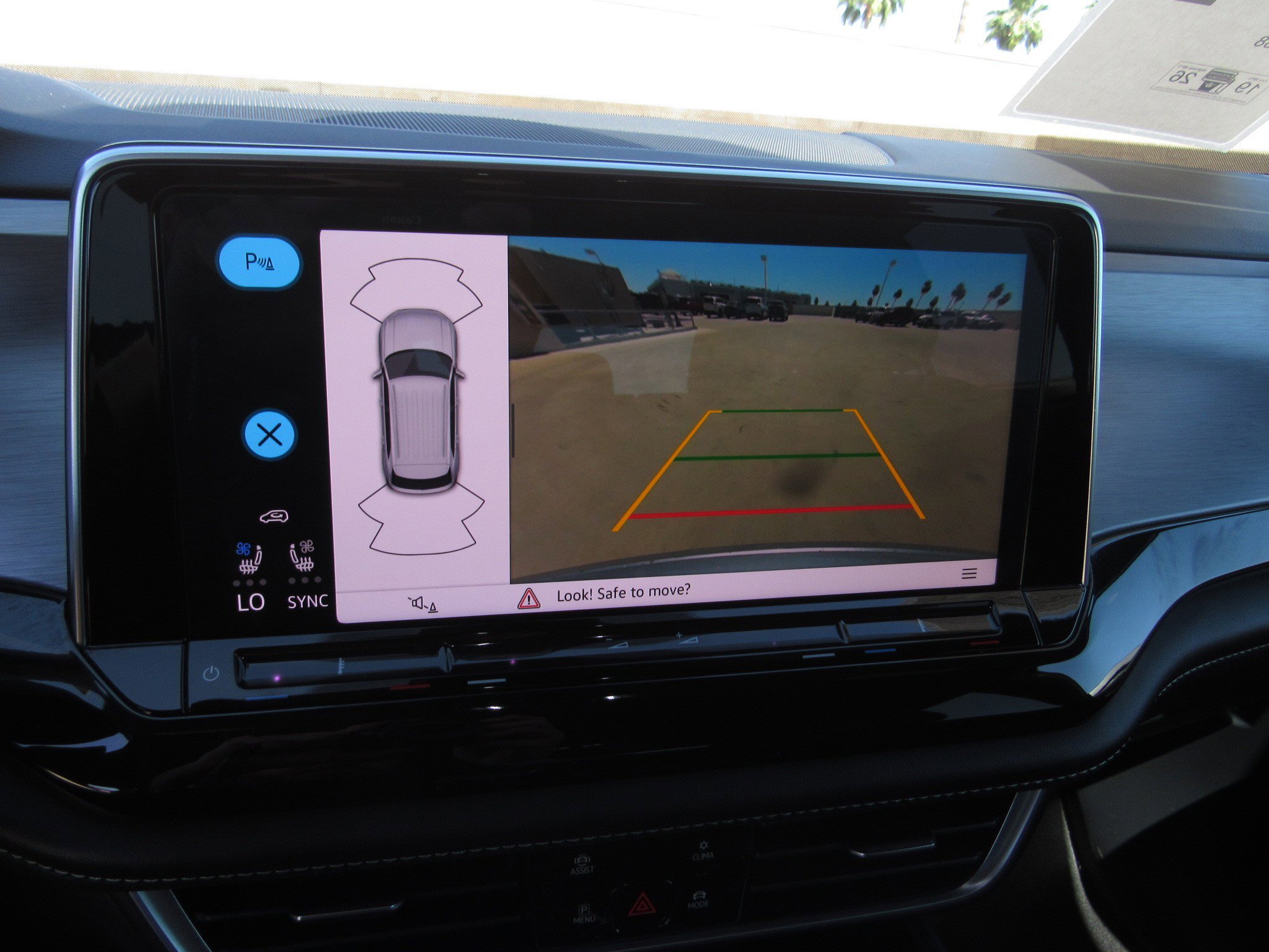 Used 2025 Volkswagen Atlas Cross Sport SE AWD/4WD image 19