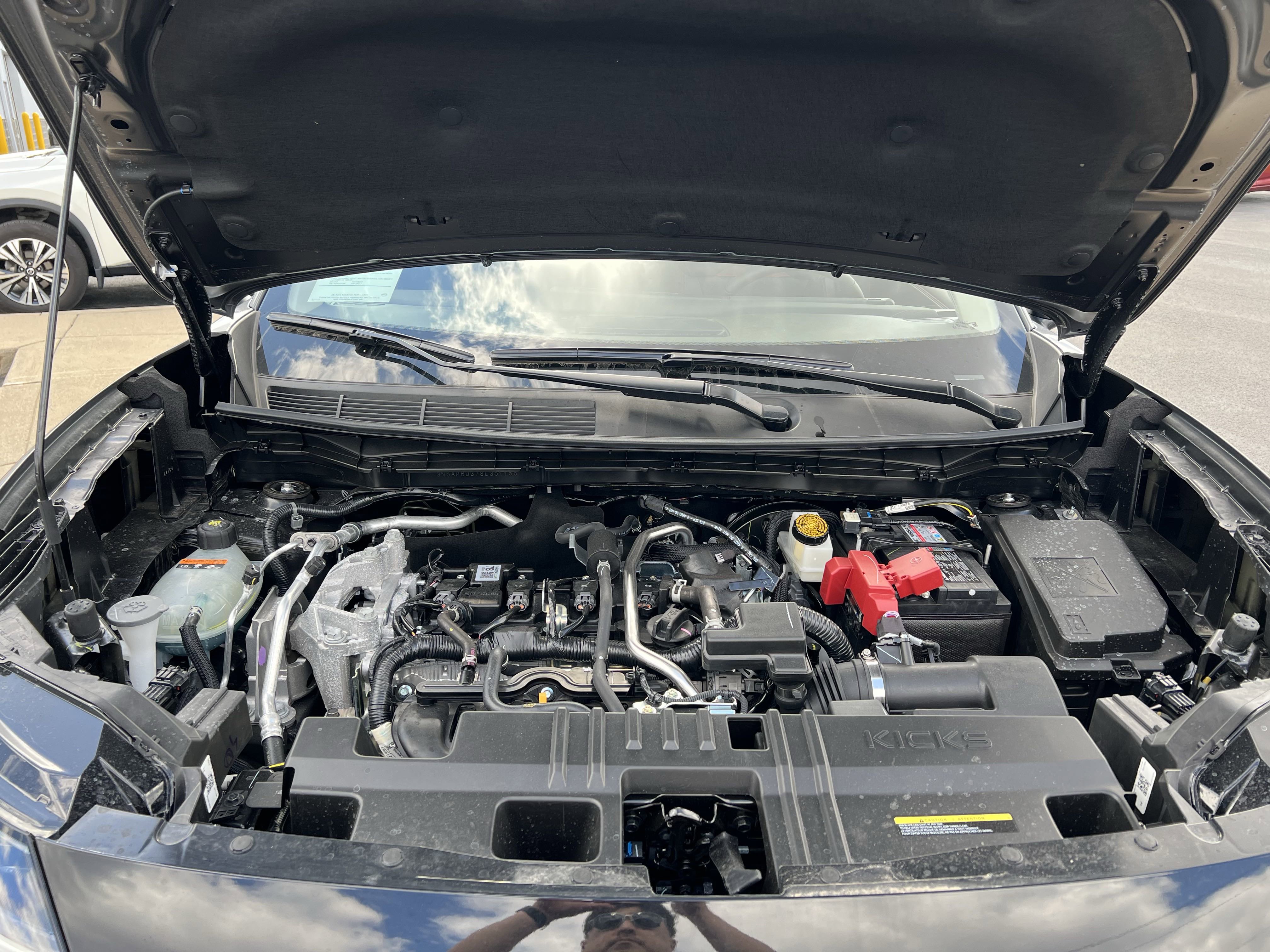 New 2025 Nissan Kicks SR image 19