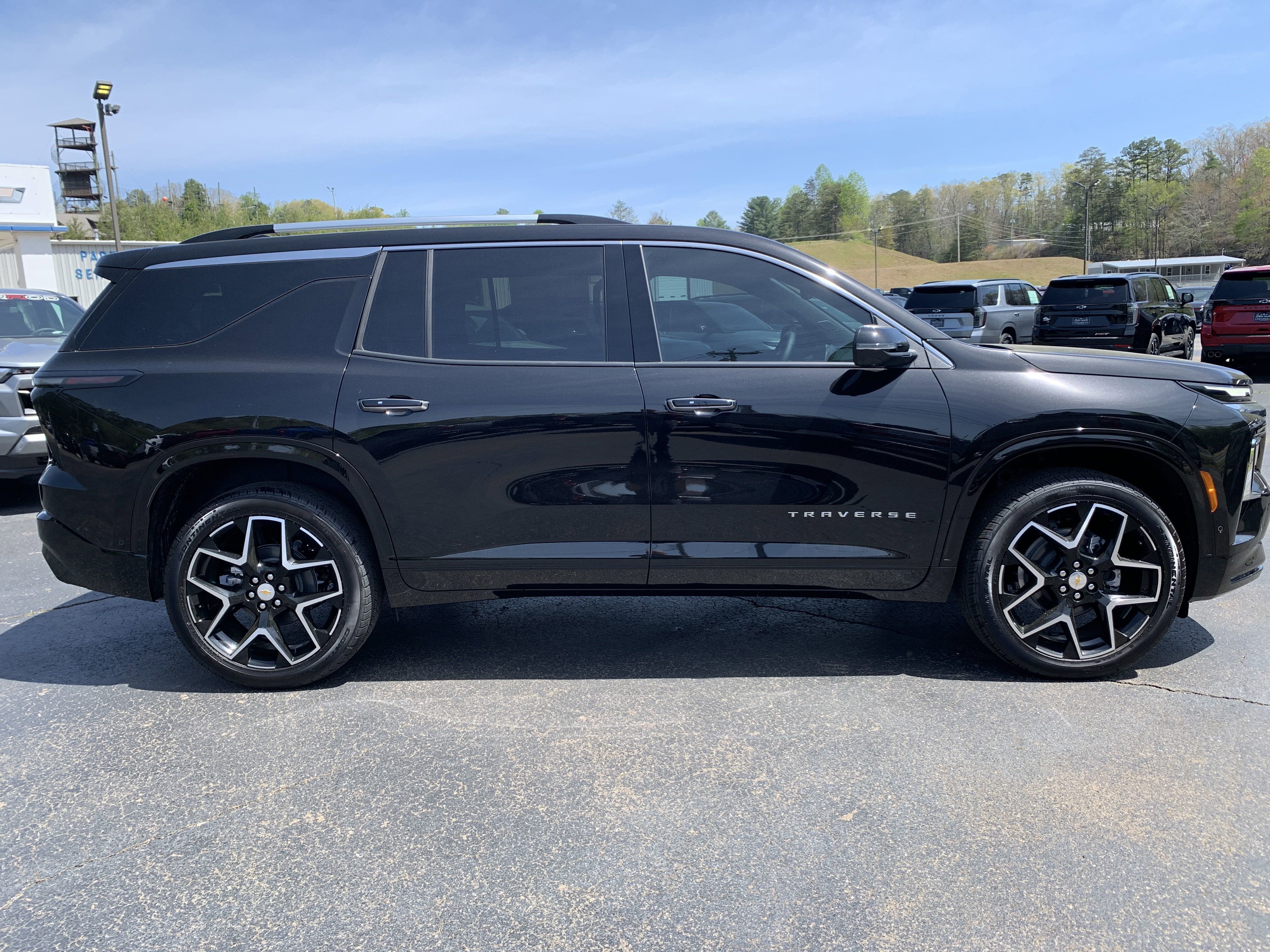 New 2025 Chevrolet Traverse High Country w/ LPO, Floor Liner Package image 2