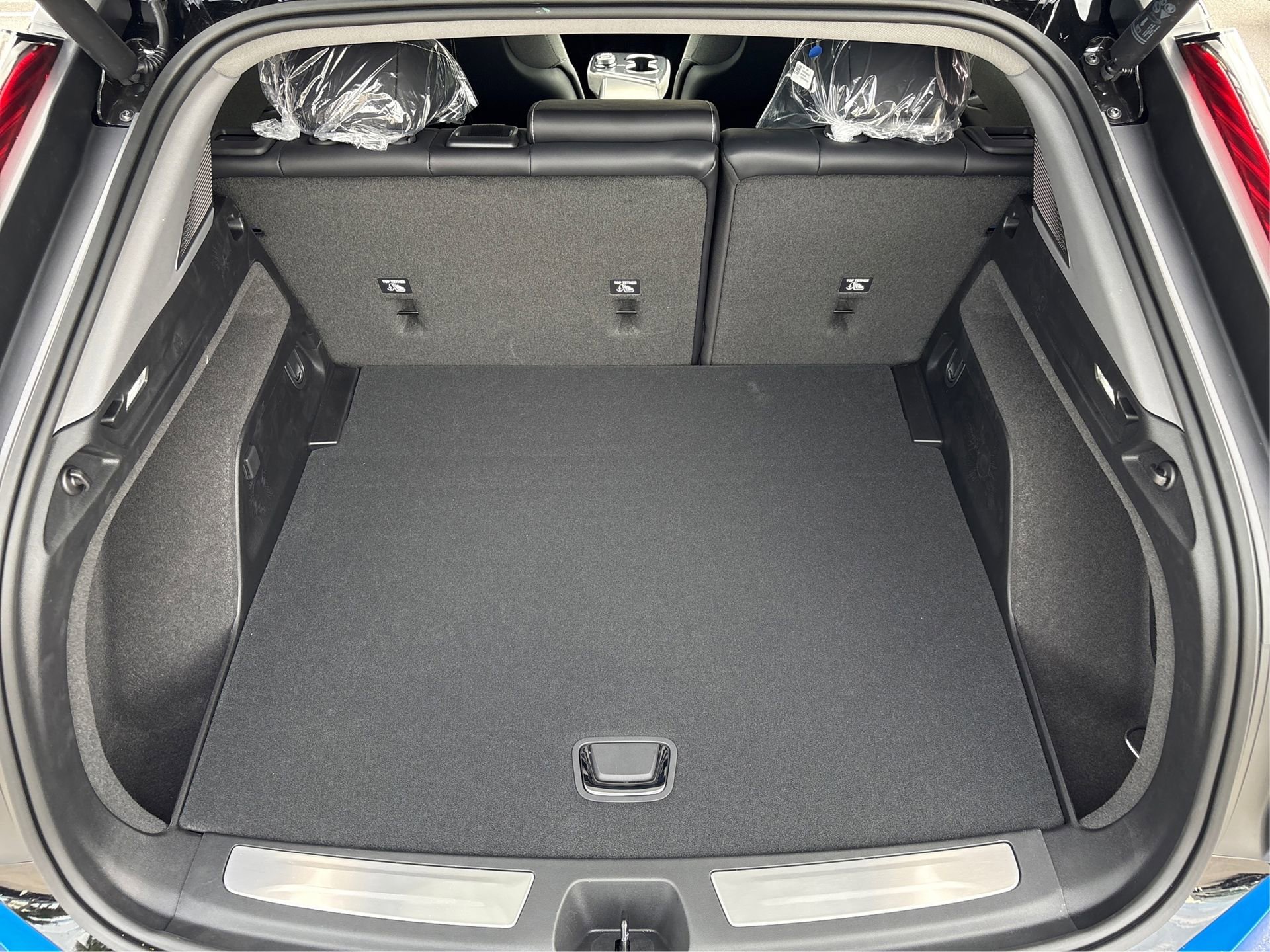 New 2026 Cadillac Optiq Luxury 1 image 11