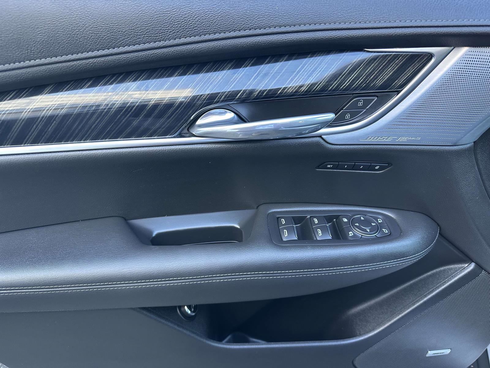 Used 2022 Cadillac XT6 Premium Luxury image 14