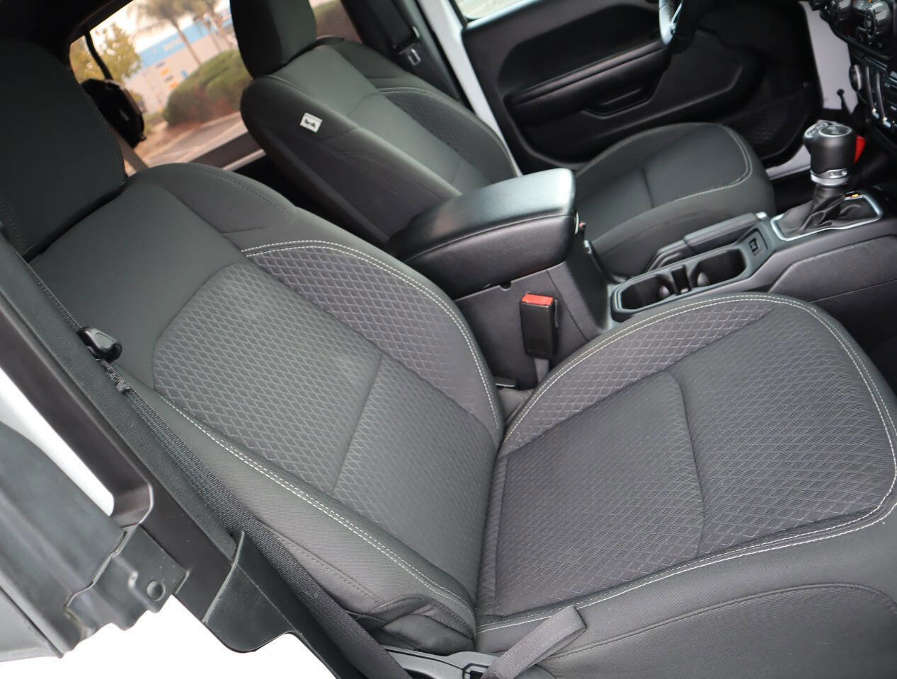 Used 2021 Jeep Wrangler Sport image 38