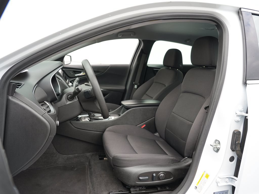 Used 2024 Chevrolet Malibu LT FWD image 12