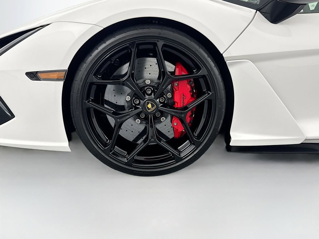 Used 2024 Lamborghini Revuelto AWD/4WD image 31