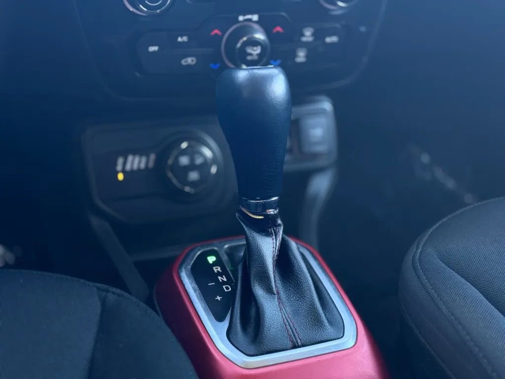 Used 2020 Jeep Renegade Trailhawk w/ Cold Weather Group image 29