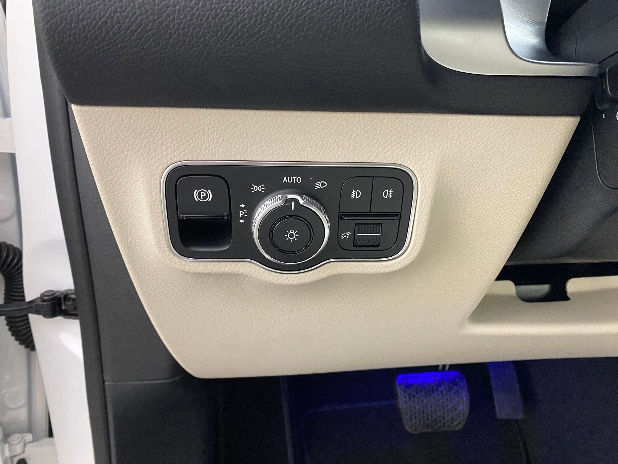 New 2025 Mercedes-Benz GLB 250 4MATIC image 17