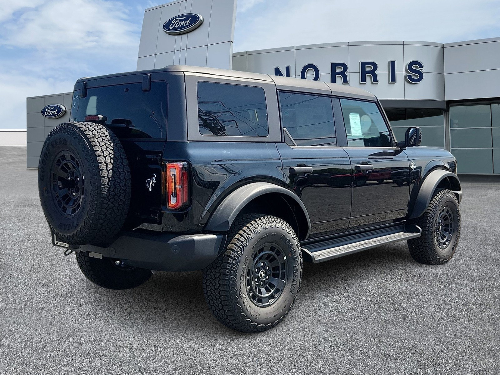 New 2026 Ford Bronco Outer Banks w/ Sasquatch Package AWD/4WD image 4
