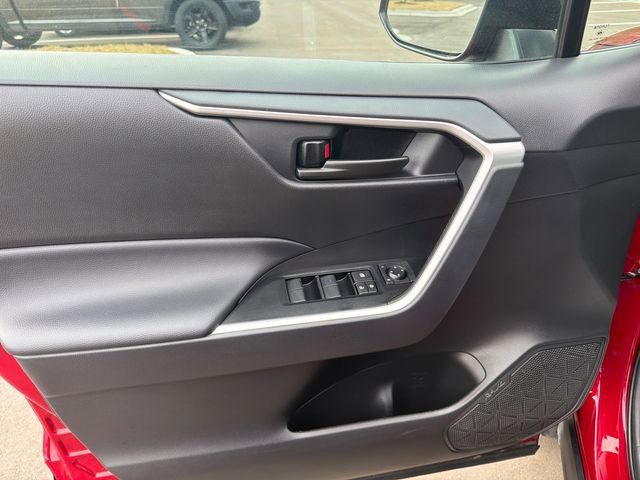 Used 2025 Toyota RAV4 LE image 4