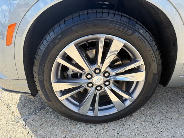 Used 2025 Cadillac XT6 Premium Luxury image 5