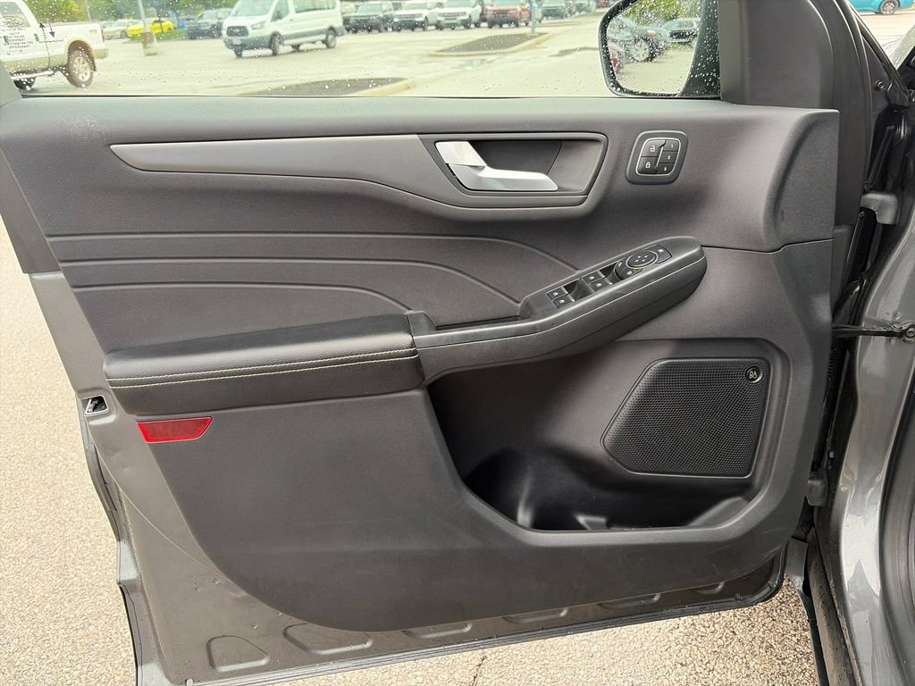 Used 2023 Ford Escape Active w/ Tech Pack #2 FWD image 13