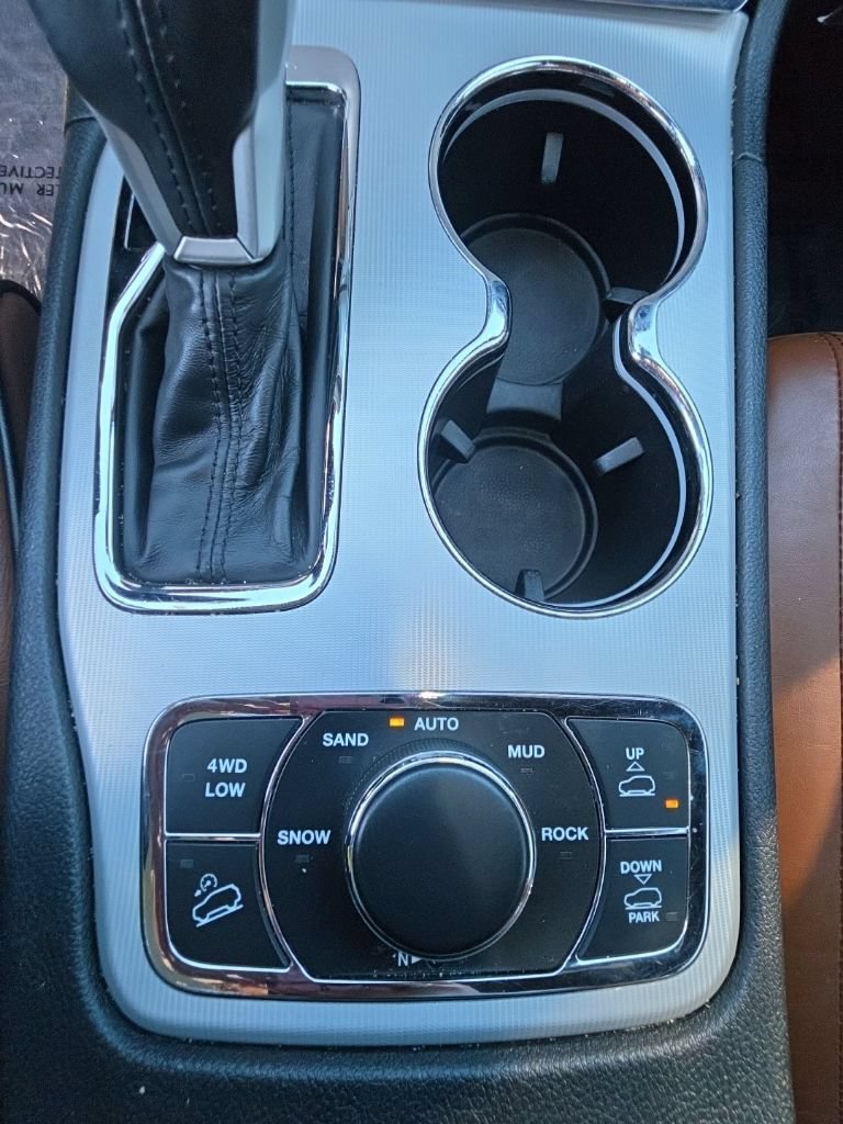 Used 2018 Jeep Grand Cherokee Summit AWD/4WD image 29