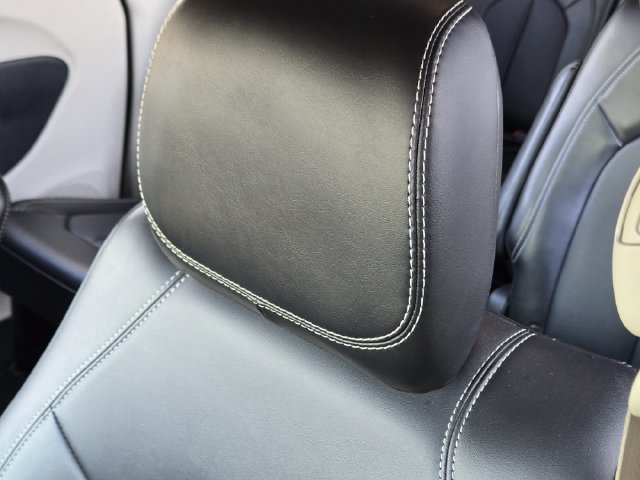 Used 2024 Chrysler Pacifica Touring-L FWD image 15