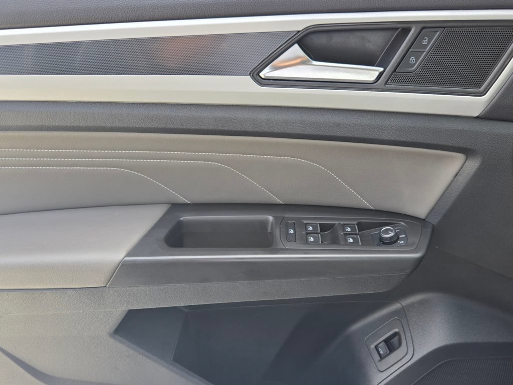 Certified 2023 Volkswagen Atlas SEL R-Line AWD/4WD image 29